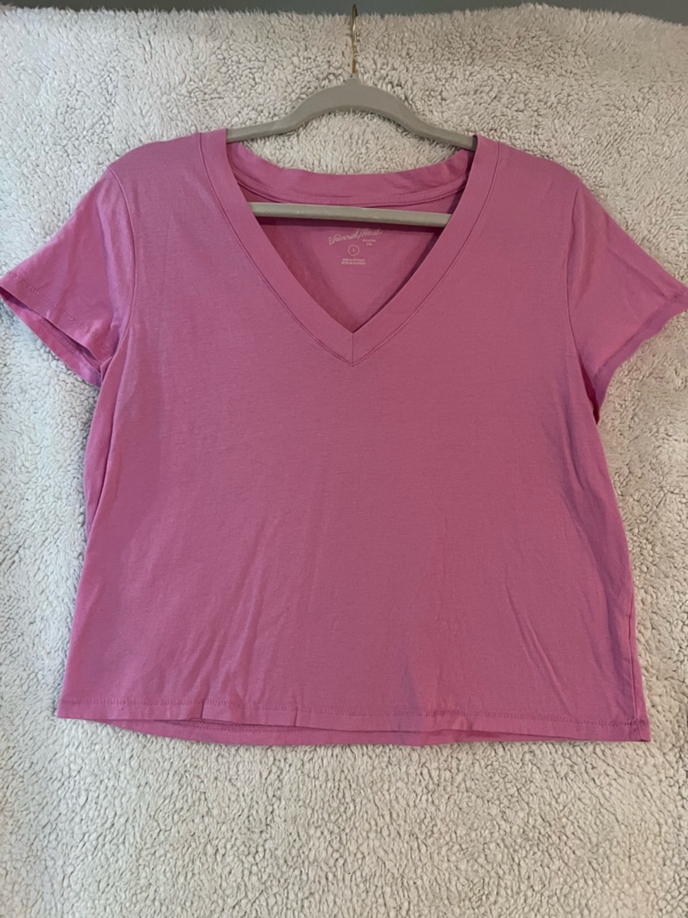 Universal Thread Rose Pink V-Neck Short Sleeve Tee